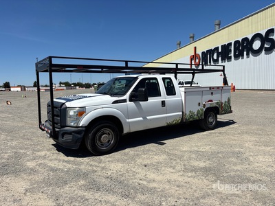 2015 Ford F-250 XL 4x2 Extended Cab Autocarro di servizio
