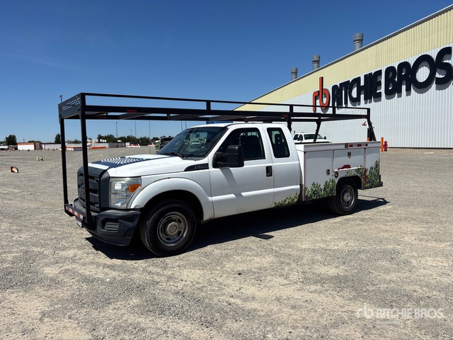 2015 Ford F-250 XL 4x2 Extended Cab Utility Truck