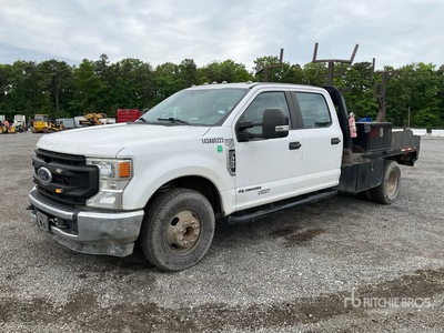 2020 Ford F-350 4x2 Crew Cab Flatbed Truck