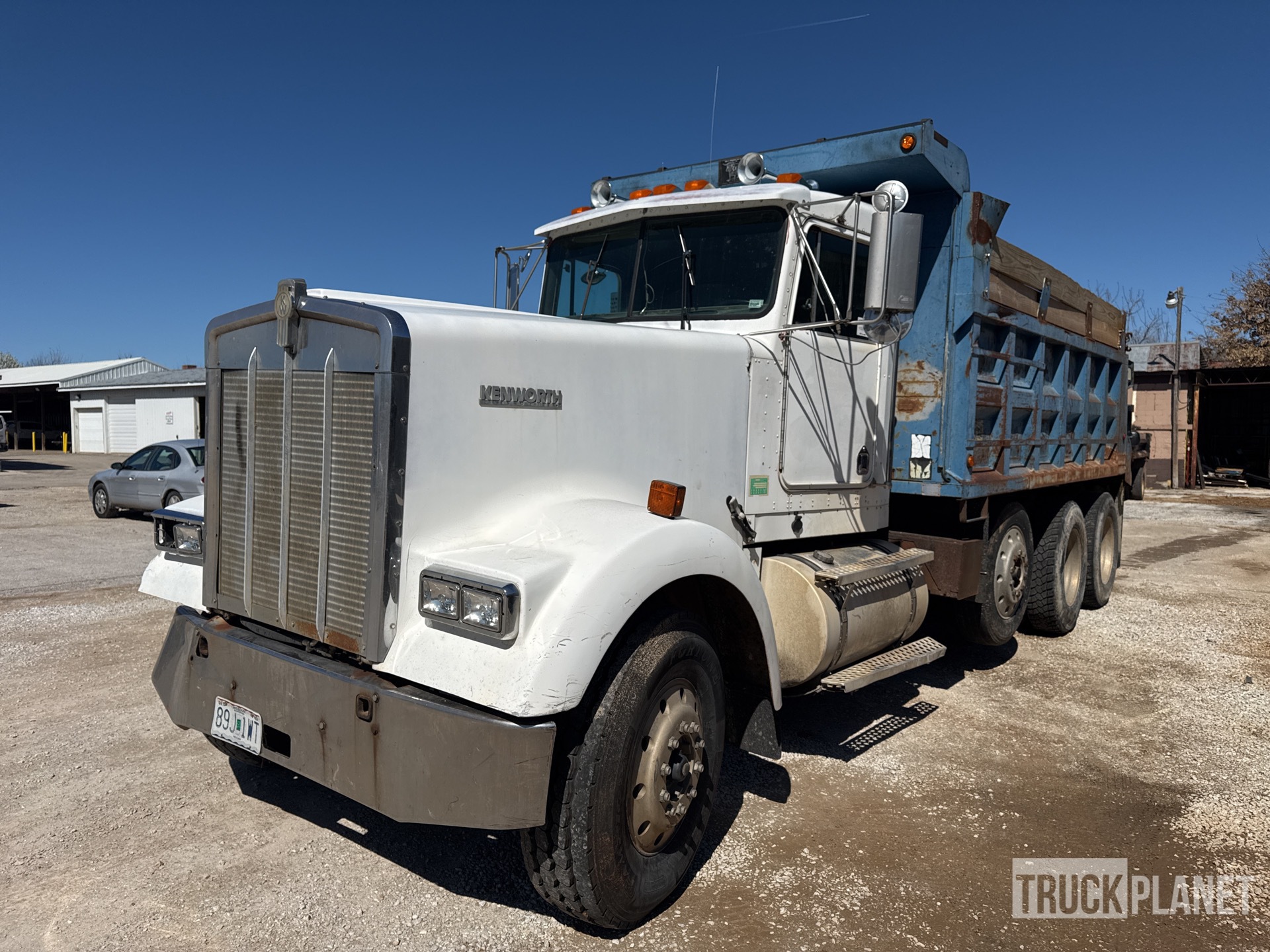 1994 Kenworth W900 8x4 Tri/A Dump Truck in Springfield, Missouri 
