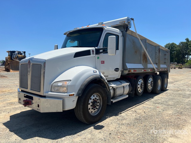 2020 Kenworth T880 10x4 Quad/A Dump Truck