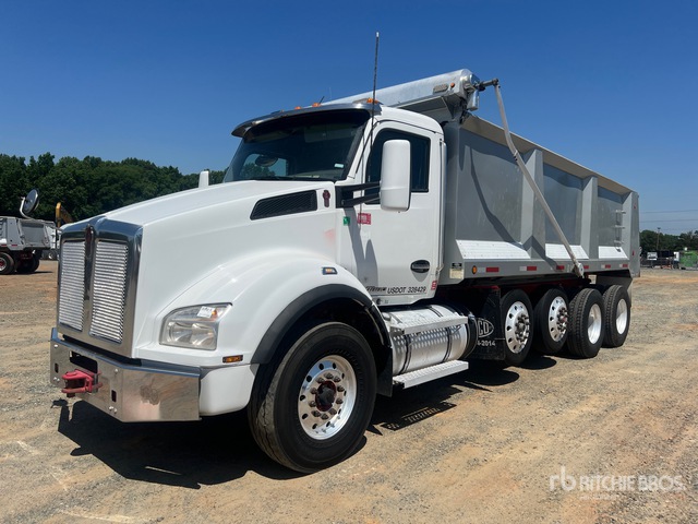 2020 Kenworth T880 10x4 Quad/A Dump Truck