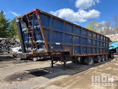 J.C. Trailers 44 ft Quad/A Remolque banera
