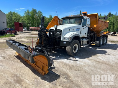 2014 Mack GU433 6x4 Snow Plow Truck