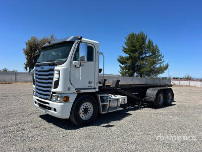 2015 Freightliner 108SD 6x4 Roll-Off Truck