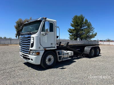2015 Freightliner 108SD 6x4 Roll-Off Truck