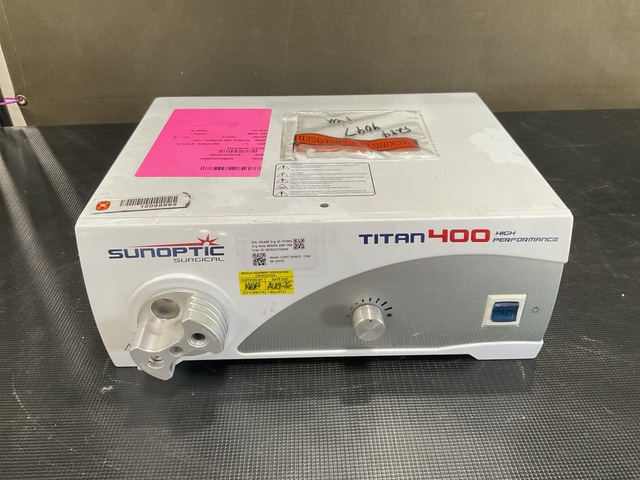 Sunoptics Titan 400HP High-Performance Light Source