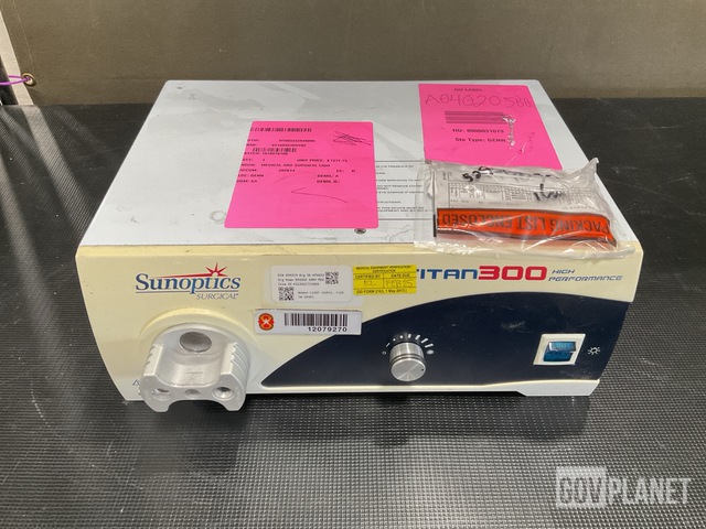 Sunoptics TITAN 300HP Light Source