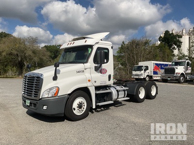 2020 Freightliner Cascadia 125 6x4 T/A Day Cab Truck Tractor