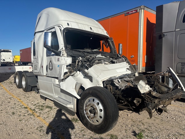 2020 Freightliner Cascadia 126 6x4 T/A Sleeper Truck Tractor (Inoperable)
