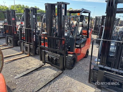 Viper FY25 3900 lb Cushion Tire Forklift