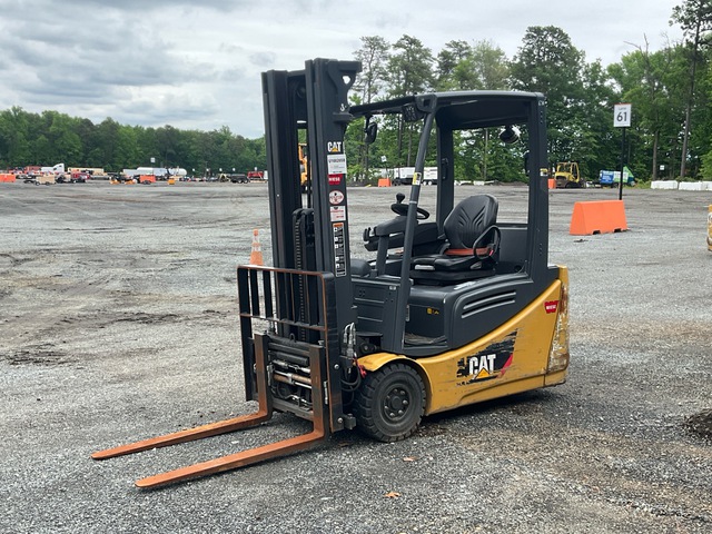 2020 Cat MH 2ET3000 3150 lb Electric Forklift 2020 Cat MH 2ET3000 3150 lb Electric Forklift