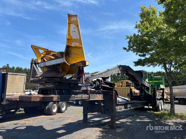 2014 John Deere 437D Trailer Mounted Heel Boom Log Loader