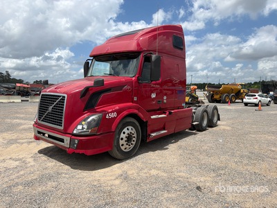 2012 Volvo VNL 6x4 Cabeza Tractora Cabina Dormitorio
