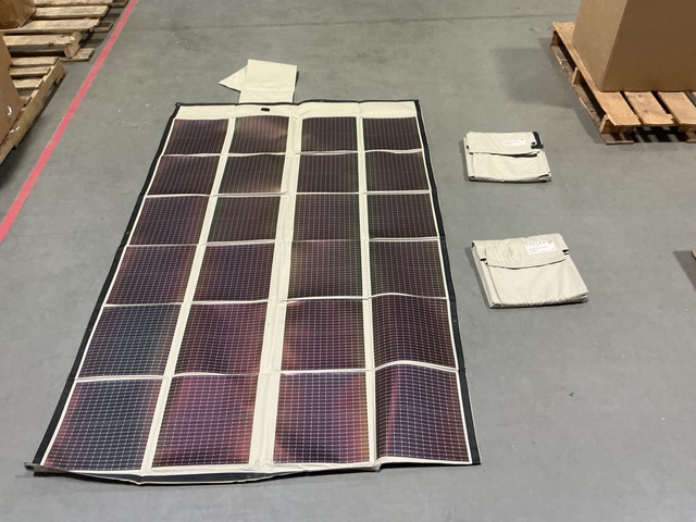 (5) Thales 1600813-2 Foldable Solar Chargers (5) Thales 1600813-2 Foldable Solar Chargers
