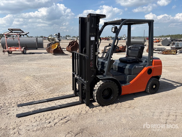 2015 Toyota 8FDU25 4500 lb Cushion Tire Forklift