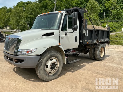 2013 International Dump Truck 4x2 Camion à benne basculante S/E (Inoperable)