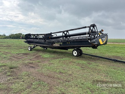 2019 MacDon FD135 35 ft Flex Draper Combine Header