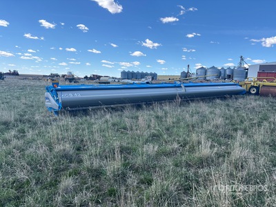 2025 Shelbourne Reynolds XCS 42 42 ft Stripper Combine Header