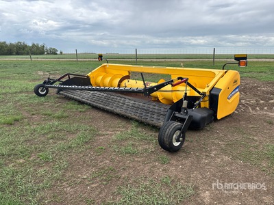2014 New Holland 790CP-15 15 ft maaikop aanhanger