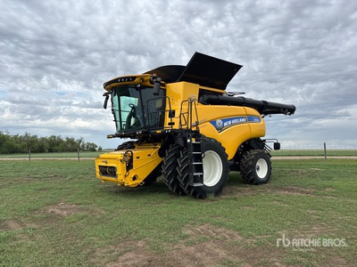2022 New Holland Revelation Opti-Clean CR9.90 4x4 Combine Harvester