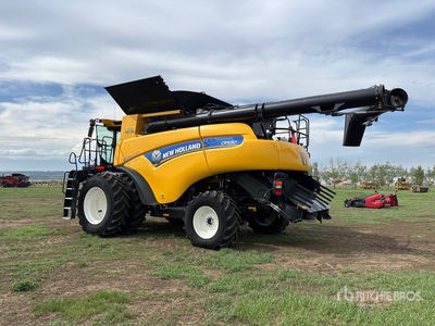2022 New Holland CR9.90 4x4 Combine Harvester