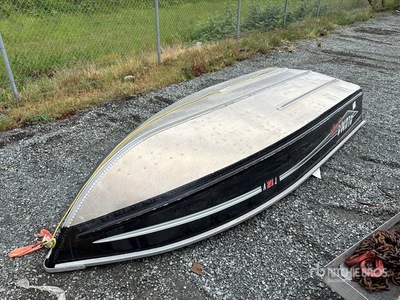 Alumacraft 12 ft Fishing Boat