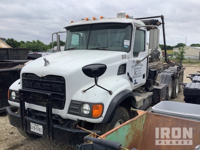 2007 Mack CV713 6x4 Roll-Off Truck