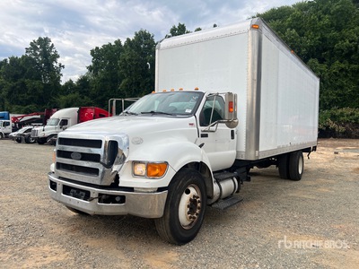 2015 Ford F-650 XLT 4x2 Van Truck