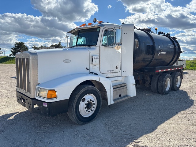1996 Peterbilt 377 6x4 Water Truck