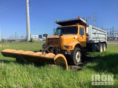 1999 International 4900 6x4 Schneepflug-Lastzug
