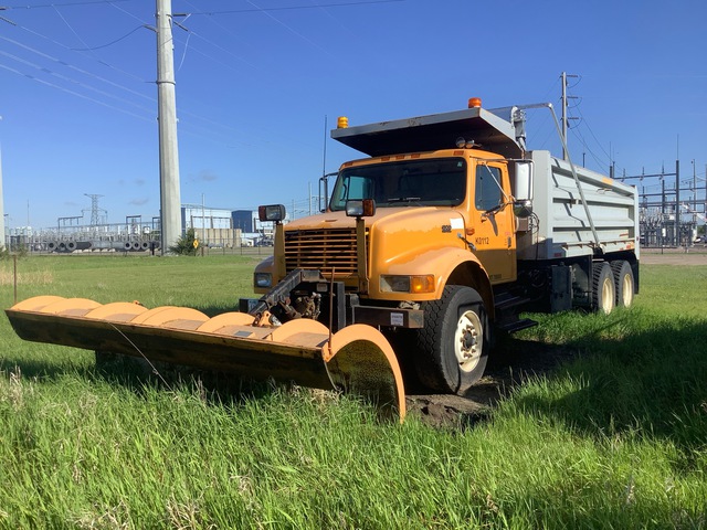 1999 International 4900 6x4 Snow Plow Truck