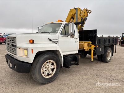 Hiab Knuckle Boom on 1991 Ford F700 4x2 Boom Truck