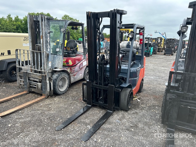 2007 Toyota 8FGCU30 5120 lb Cushion Tire Forklift
