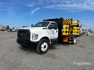 2022 Ford F-650 4x2 Attenuator Truck