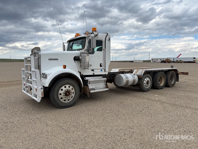 2013 Kenworth W900 8x4 Cab and Chassis