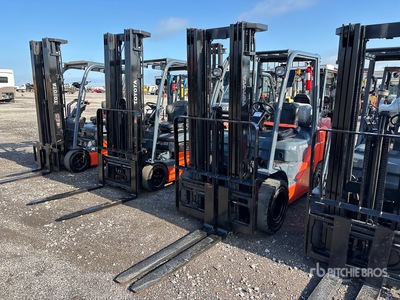 2019 Toyota 8FGU25 4500 lb Pneumatic Tire Heftruck