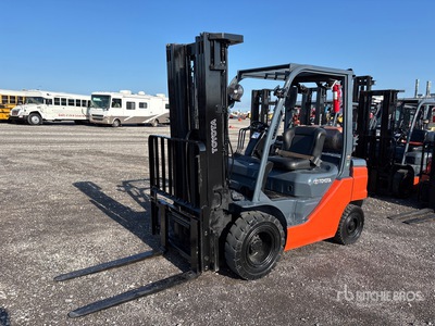 2020 Toyota 8FGU25 4200 lb Pneumatic Tire Forklift