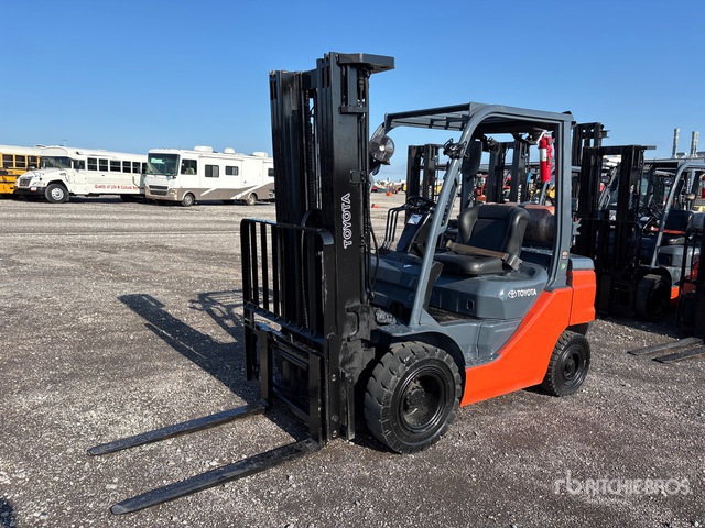 2020 Toyota 8FGU25 4200 lb Pneumatic Tire Forklift