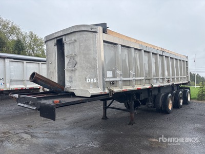 1984 King 33 ft Tri/A End Dump Trailer