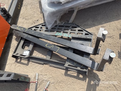 2026 GIYI GY-DHC 60 in Skid Steer Forks - Fits GIYI DHC (Unused)