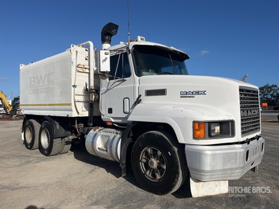 1996 Mack 6x4 Water Truck