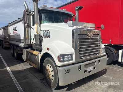 2017 Mack Trident 6x4 Camion à benne basculante D/E