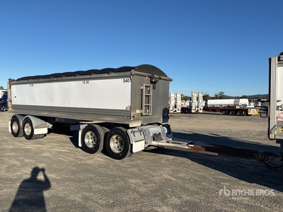 2017 Shephard 8 m Quad Dog End Dump Trailer