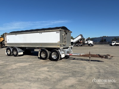 2017 Shephard 8 m Quad Dog Tipping Trailer