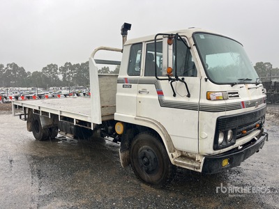 Isuzu SBR Flatbed Truck