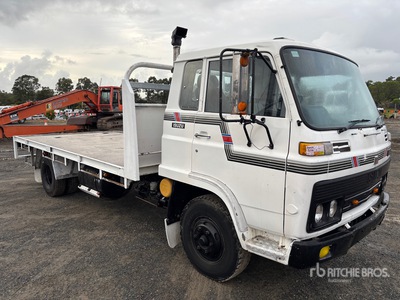 Isuzu FSR 4x2 Flatbed Truck