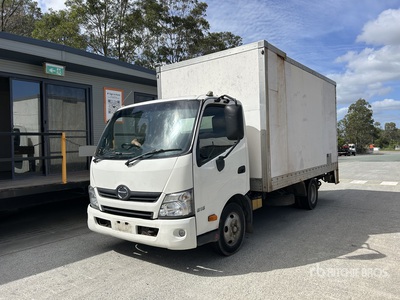 2015 Hino 300 Van Truck