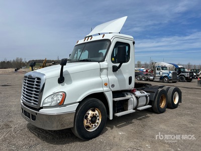 2019 Freightliner Cascadia 125 6x4 T/A Day Cab Truck Tractor