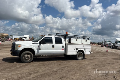 2013 Ford F-350 4x4 Crew Cab Utility Truck